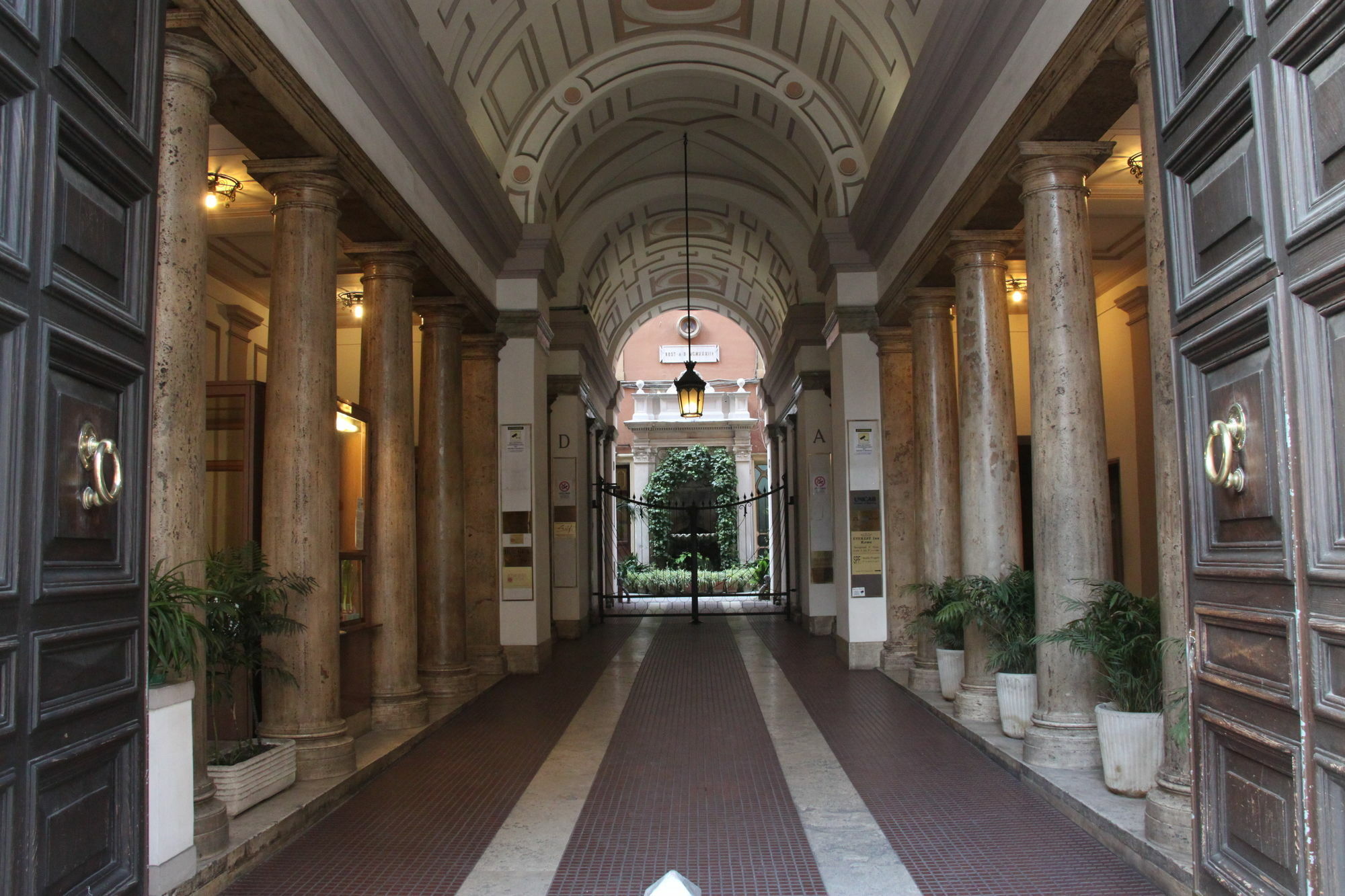Persepolis Rome Hotel Exterior photo