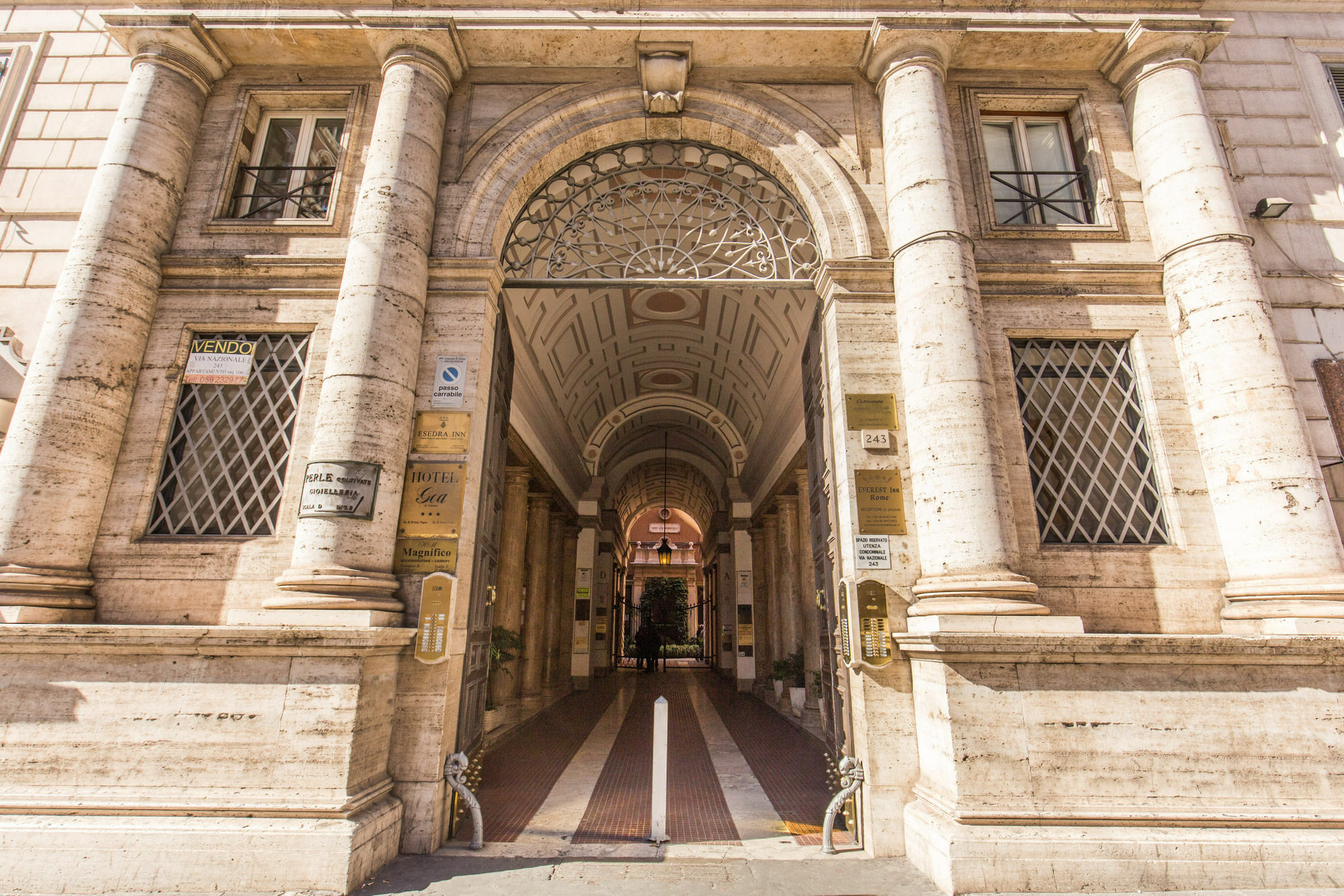 Persepolis Rome Hotel Exterior photo