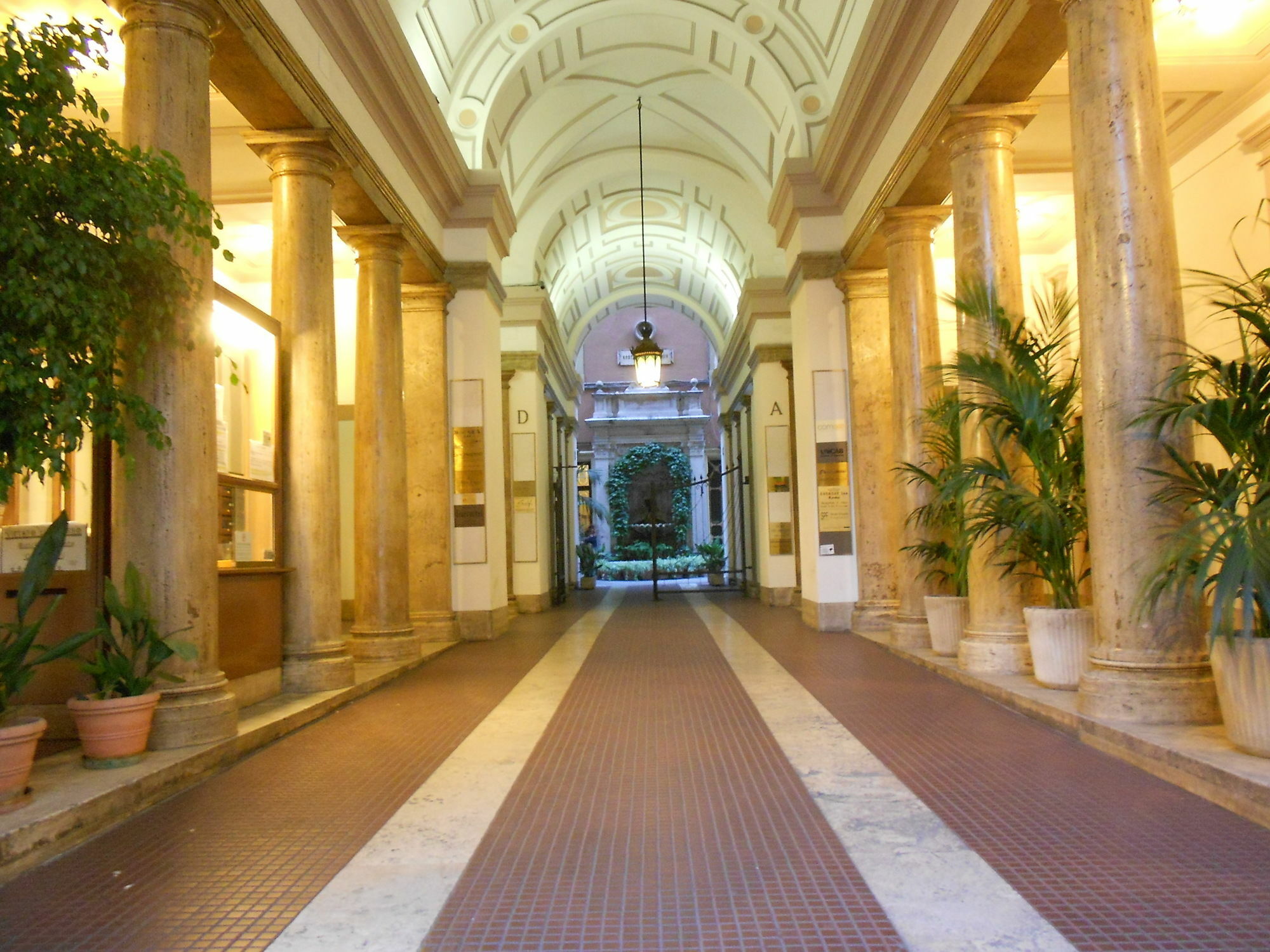 Persepolis Rome Hotel Exterior photo